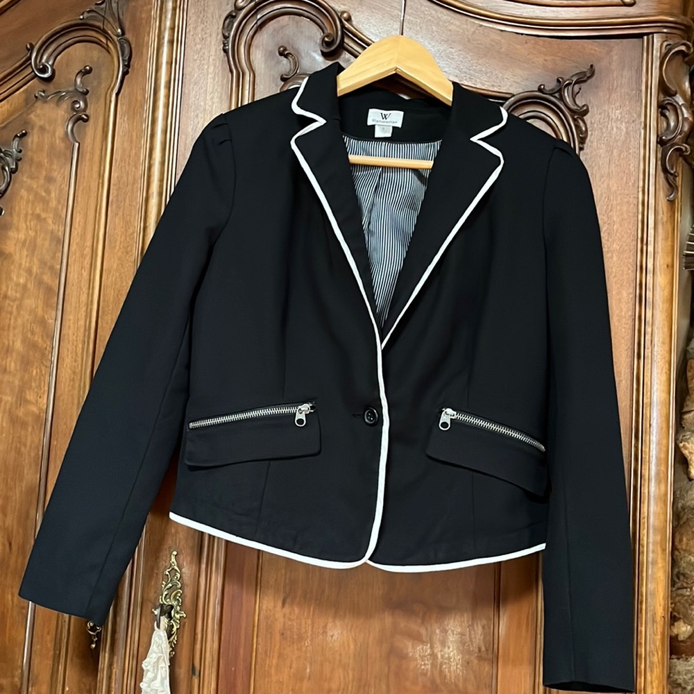 Woman’s size S black and white blazer